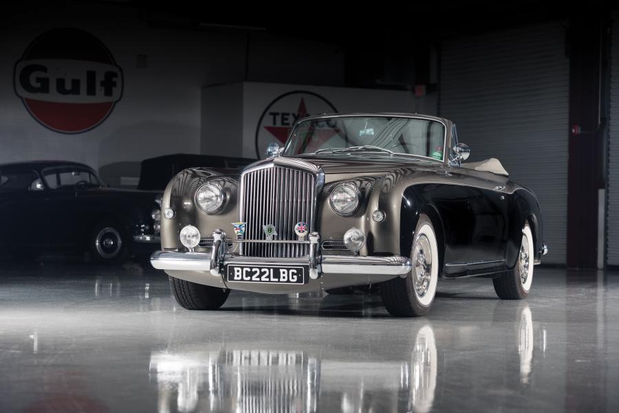  Bentley S1 Continental Drophead Coupe by Park Ward 1955 года  (фото 23 из 34)